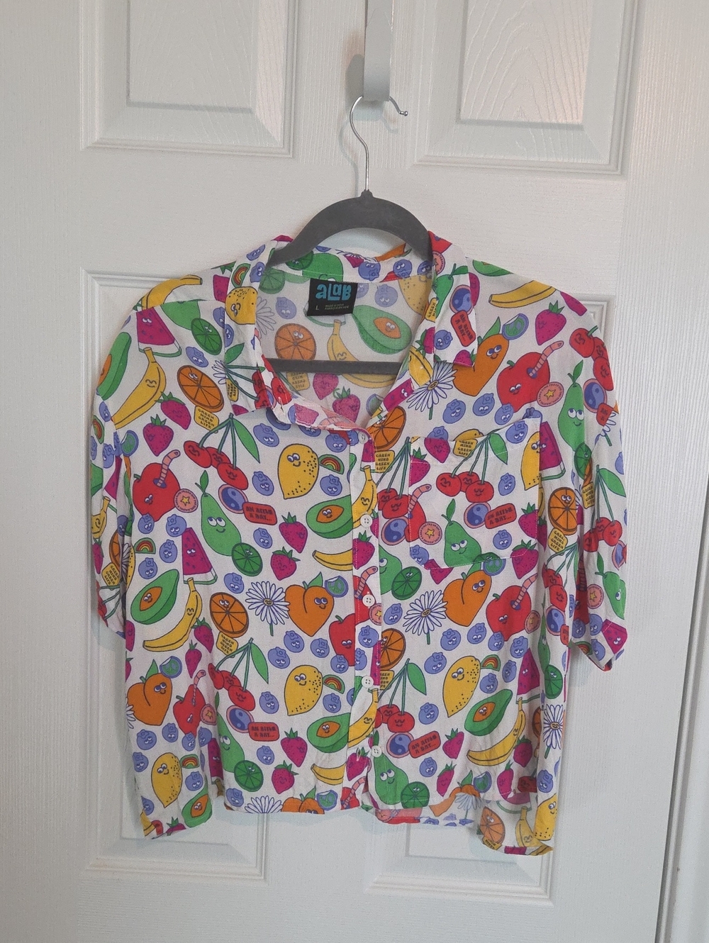 ALIVE Multicolor Fruit-Print Short Sleeve Button-Down Shirt